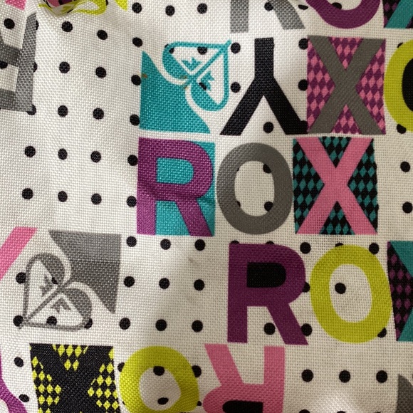 Roxy Toiletry Everyday Bag - Picture 7 of 8